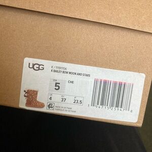 UGG K Bailey Bow Moon and Stars Boots - Tan